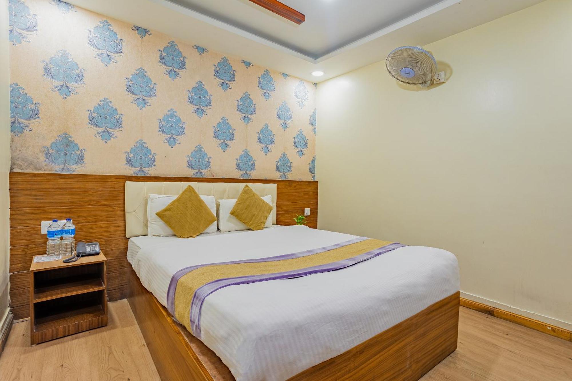 Oyo 821 Hotel Gauri Катманду Екстериор снимка