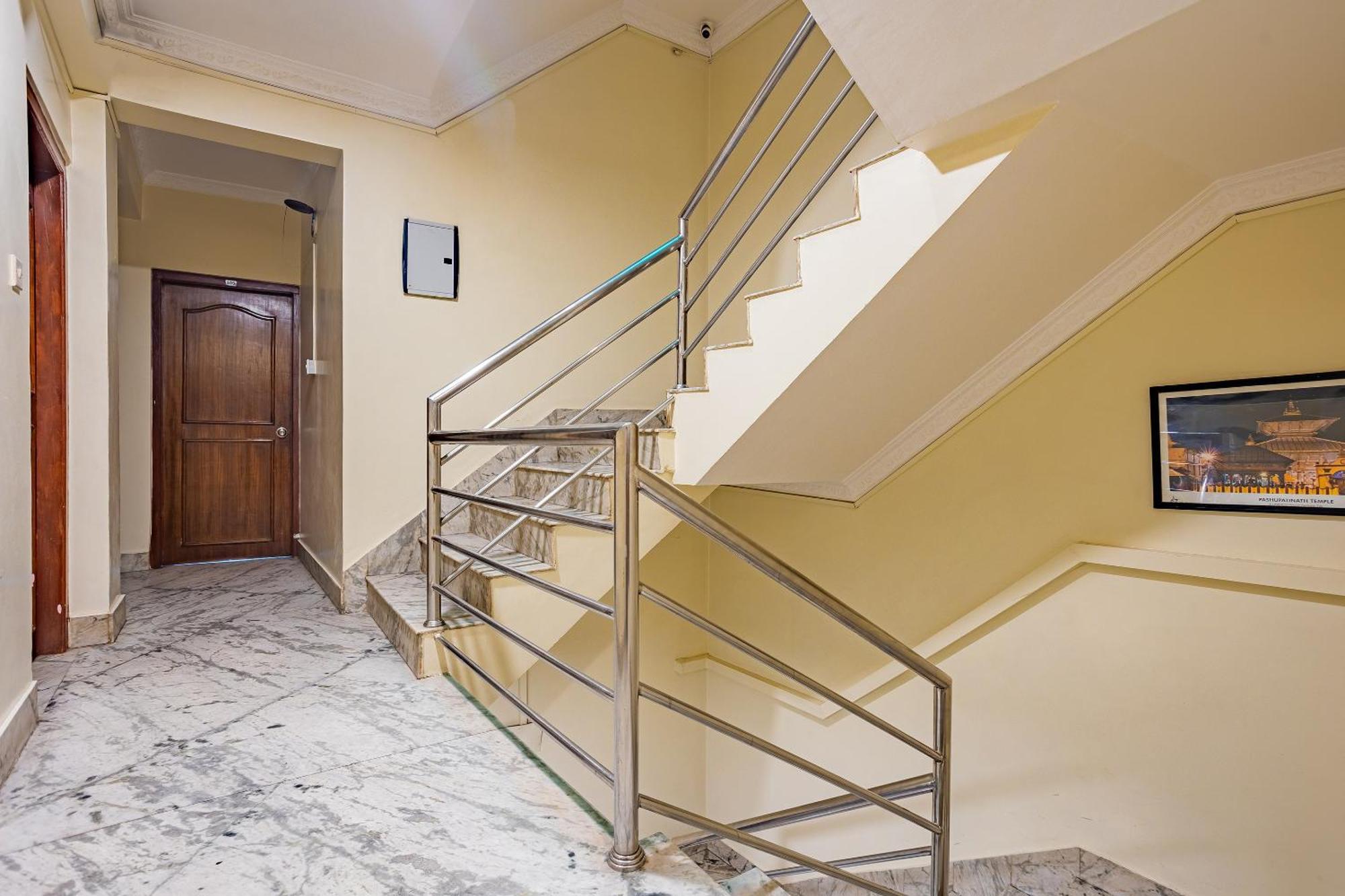 Oyo 821 Hotel Gauri Катманду Екстериор снимка