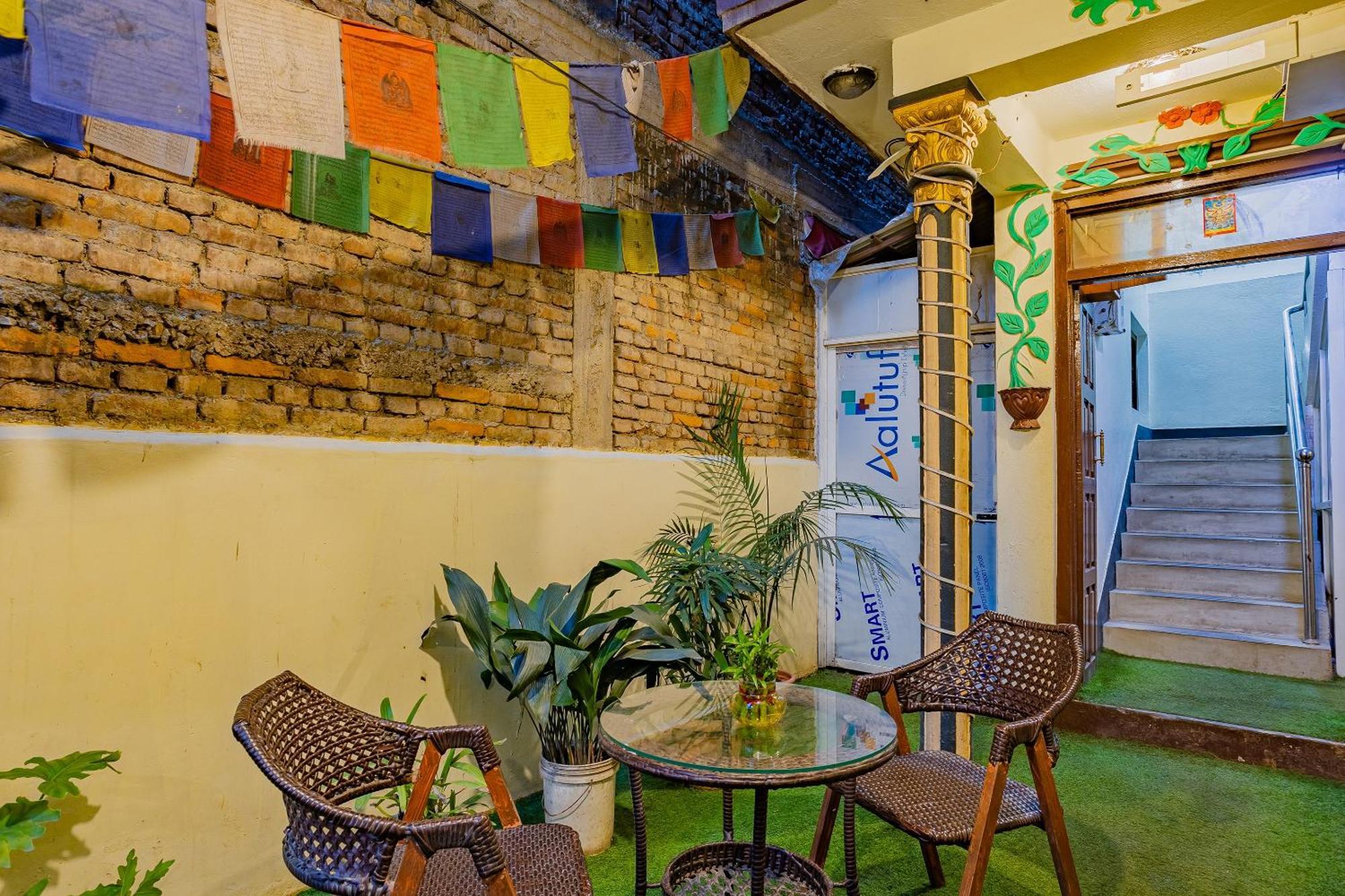 Oyo 821 Hotel Gauri Катманду Екстериор снимка