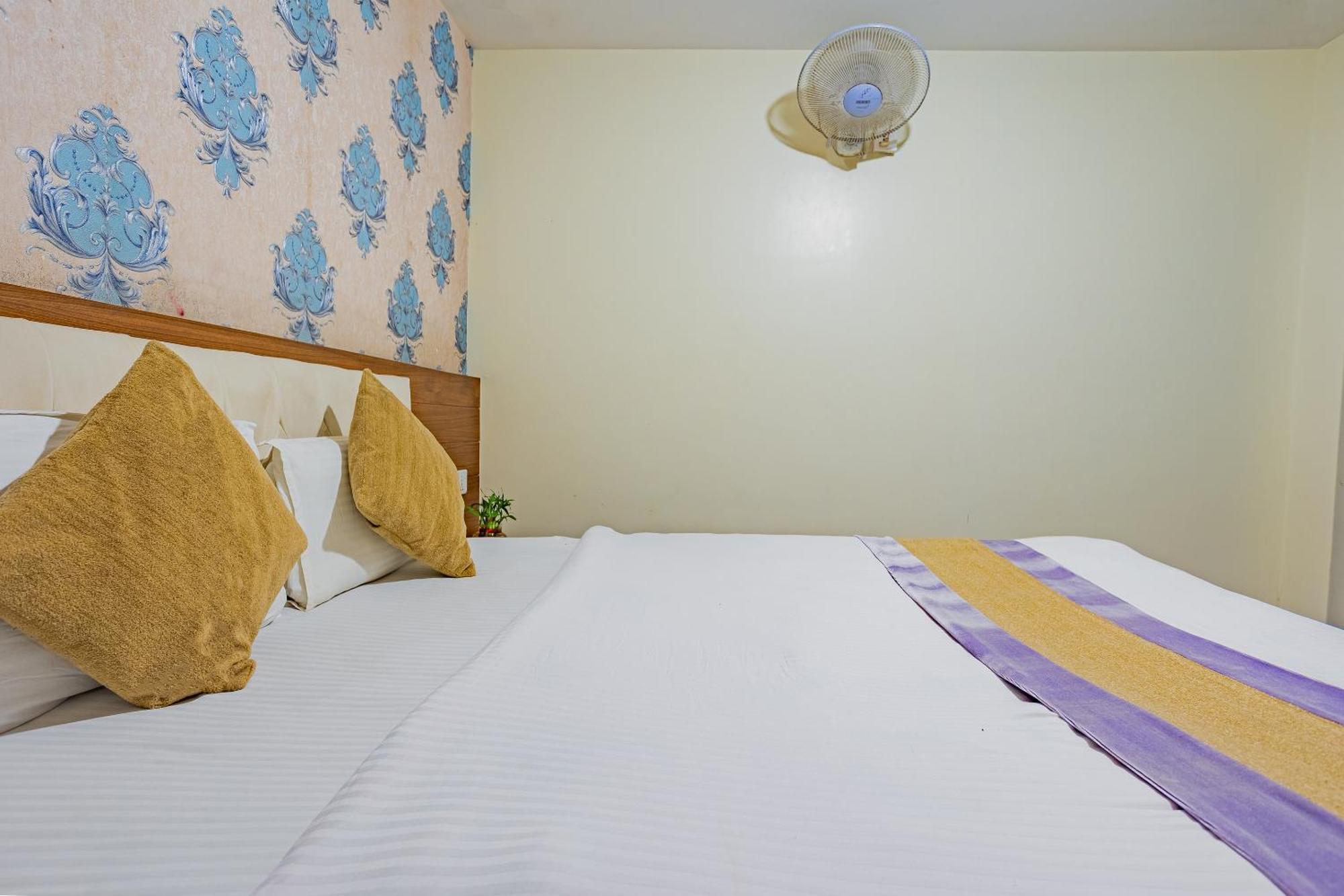 Oyo 821 Hotel Gauri Катманду Екстериор снимка