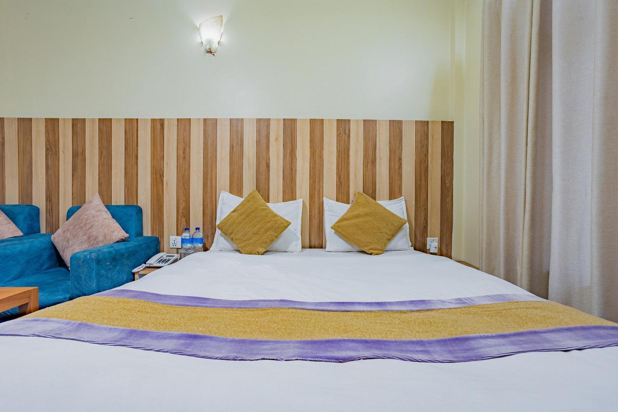 Oyo 821 Hotel Gauri Катманду Екстериор снимка
